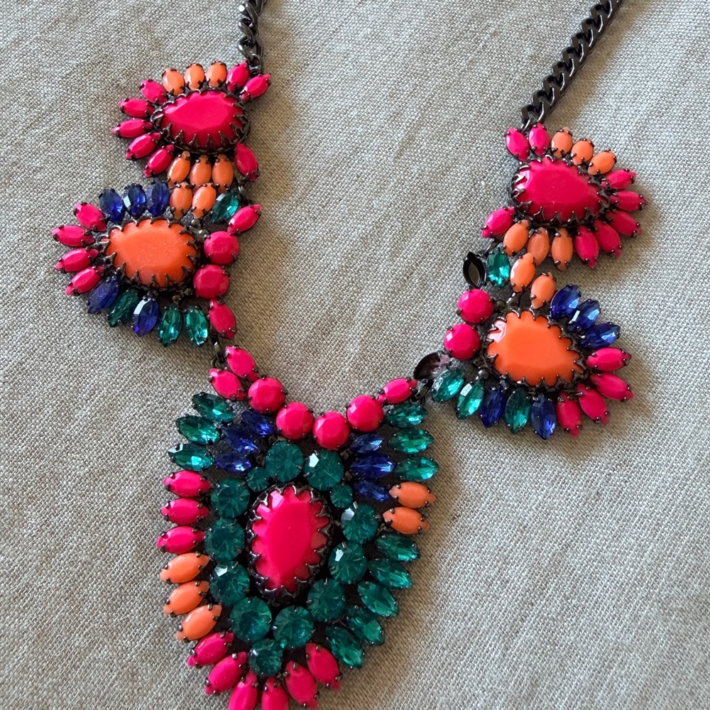 Stella & Dot Bold Pink and Orange Necklace “Frieda” retired